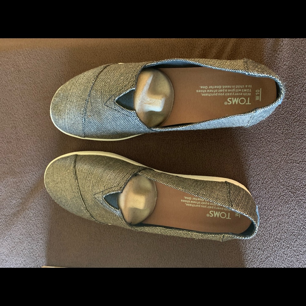 Toms Women’s Shoes Size 10 new in box